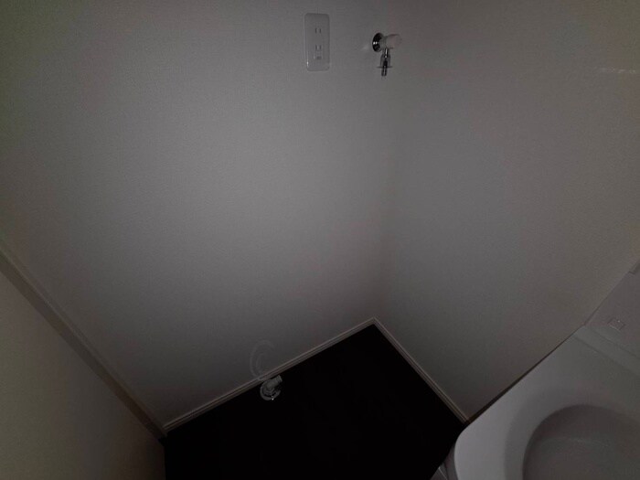 物件内観写真11　(洗濯機置場)