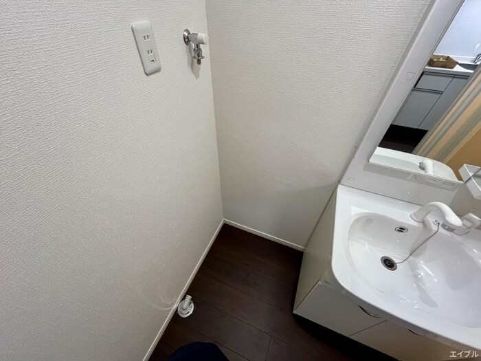 物件内観写真12　(洗濯機置場)