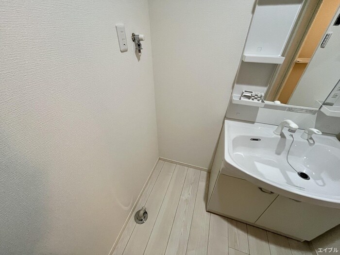 物件内観写真12　(洗濯機置場)