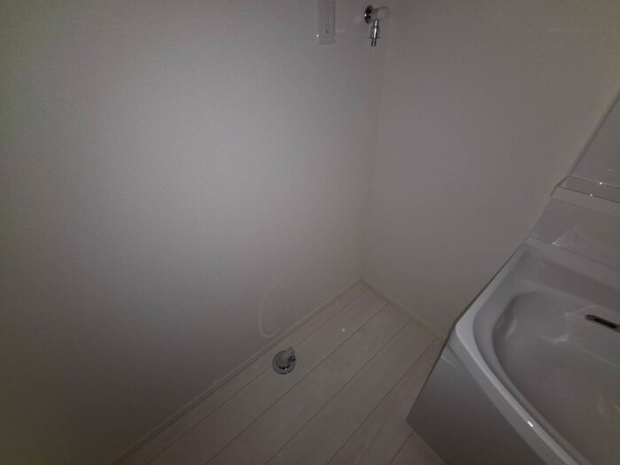 物件内観写真12　(洗濯機置場)