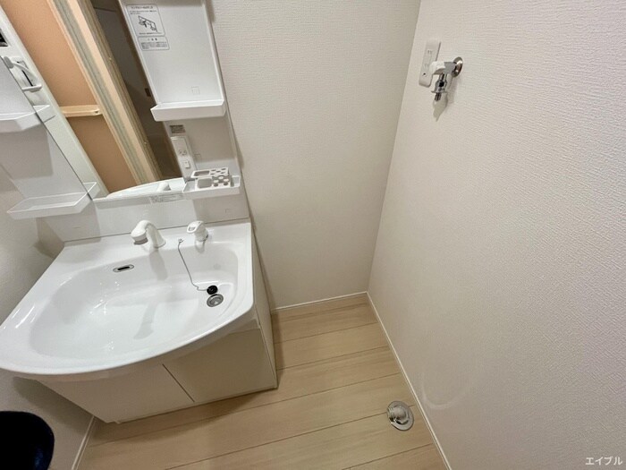 物件内観写真12　(洗濯機置場)