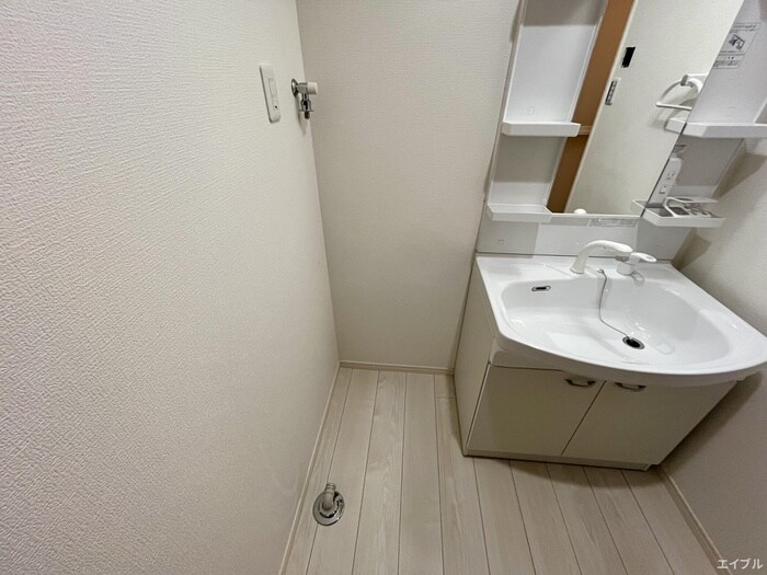 物件内観写真12　(洗濯機置場)