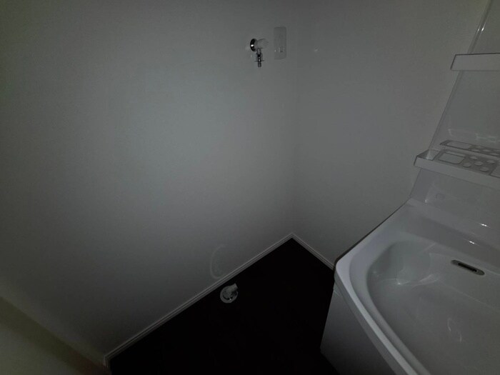 物件内観写真13　(洗濯機置場)