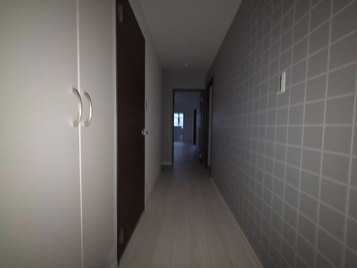 物件内観写真16　(廊下)