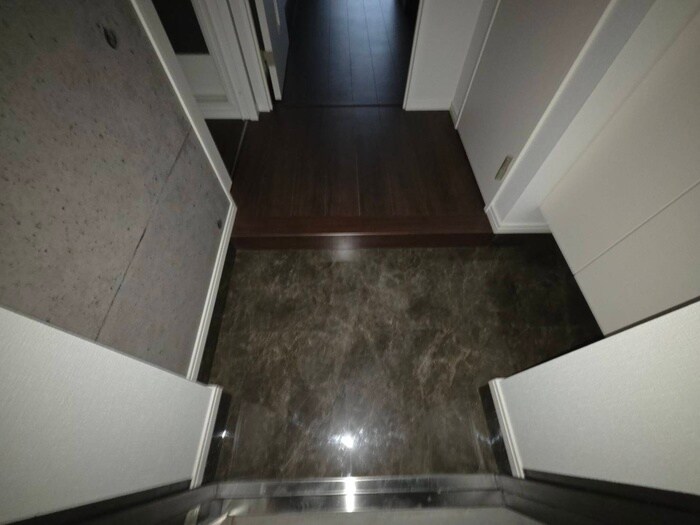 物件内観写真17　(玄関)