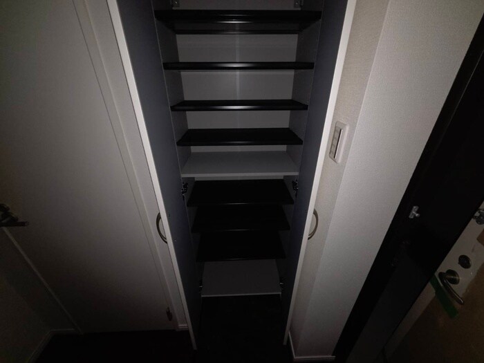 物件内観写真18　(靴箱)