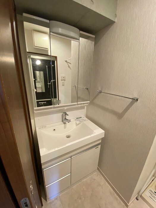 物件内観写真11　(洗面)