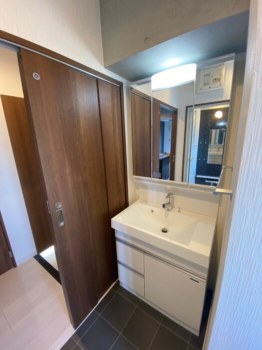 物件内観写真11　(洗面)