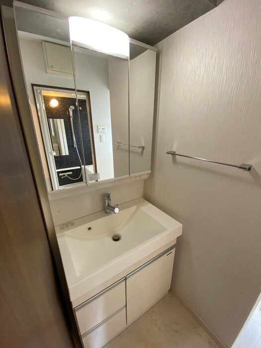 物件内観写真11　(洗面)