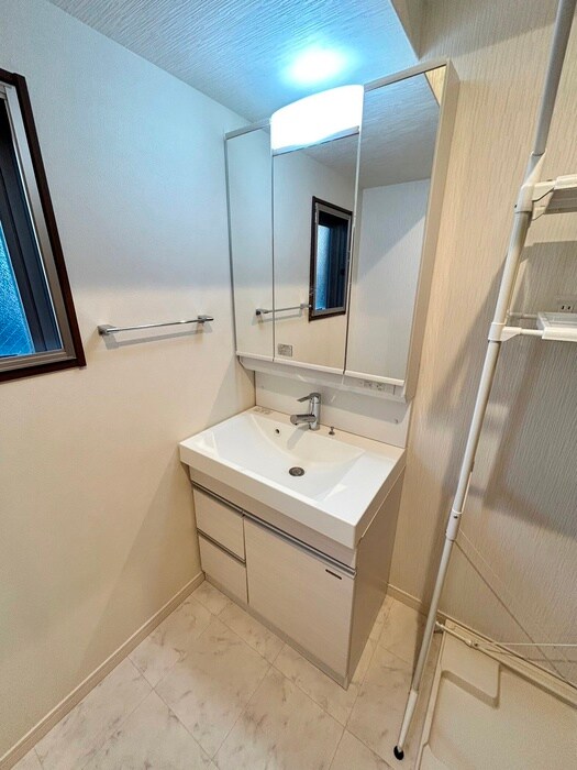 物件内観写真12　(洗面)