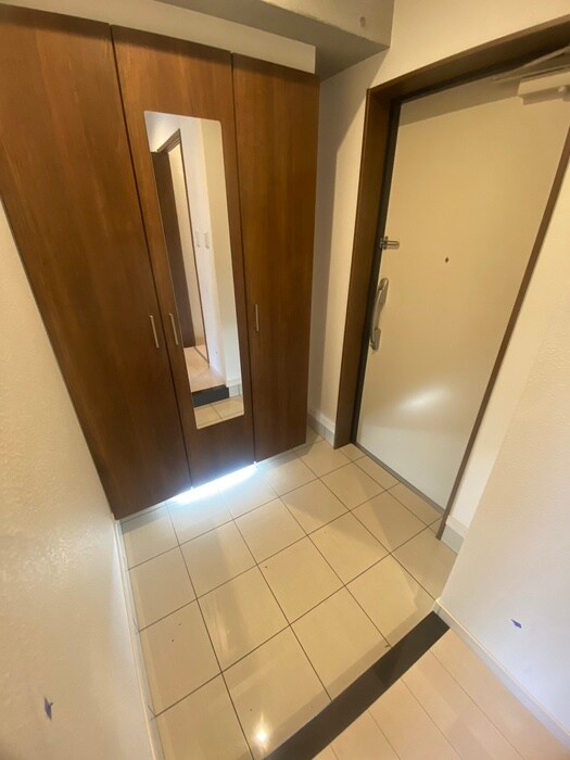 物件内観写真13　(玄関)