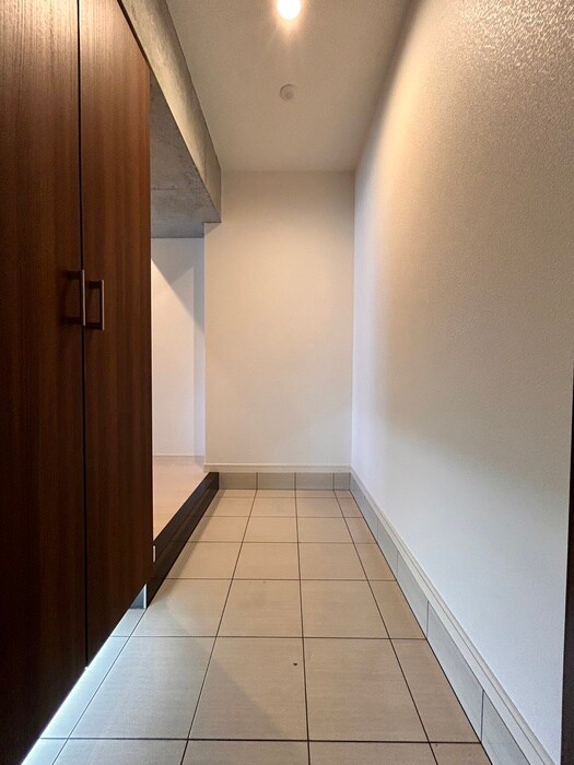 物件内観写真13　(玄関)