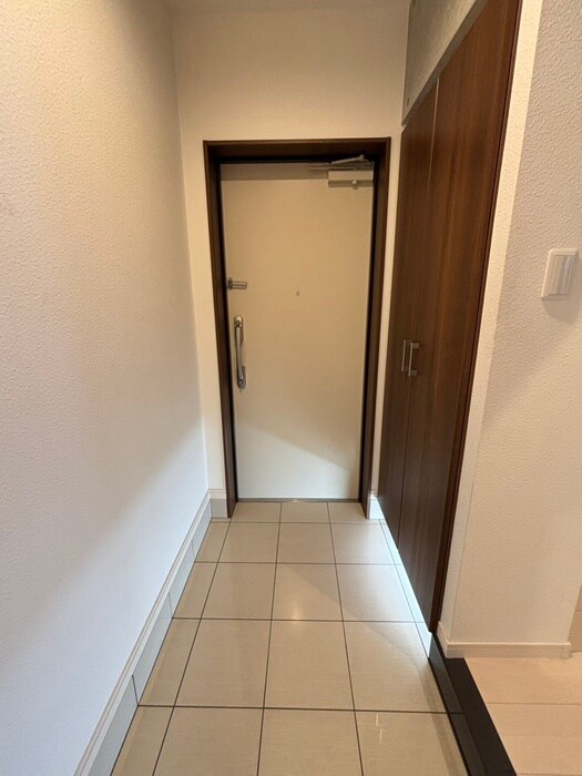 物件内観写真13　(玄関)