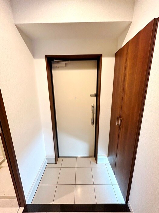 物件内観写真13　(玄関)