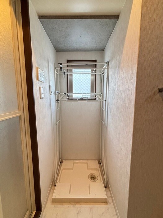 物件内観写真18　(洗濯機置場)