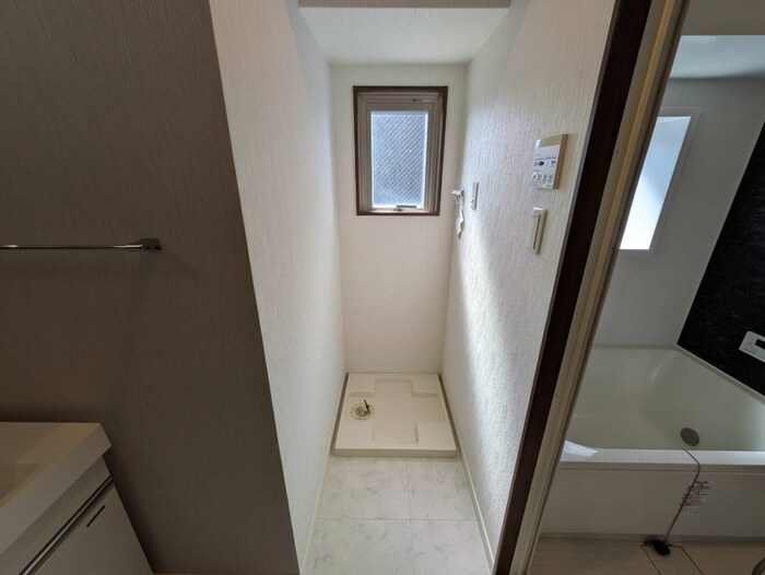 物件内観写真19　(洗濯機置場)