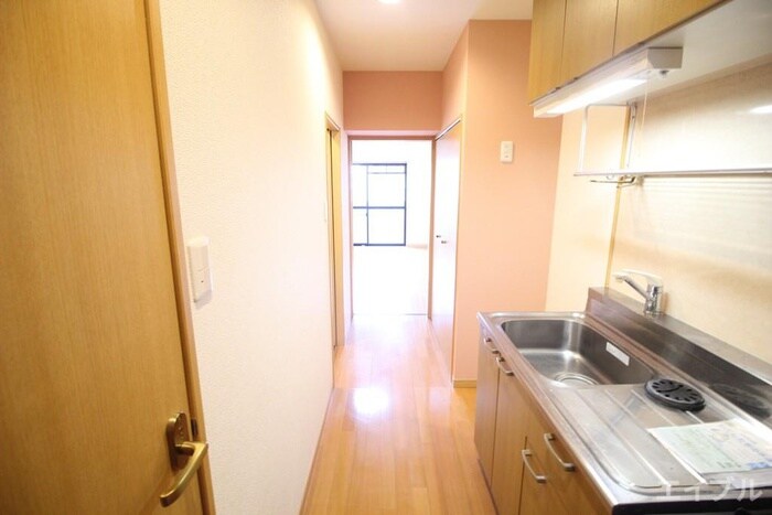 物件内観写真9　(廊下)