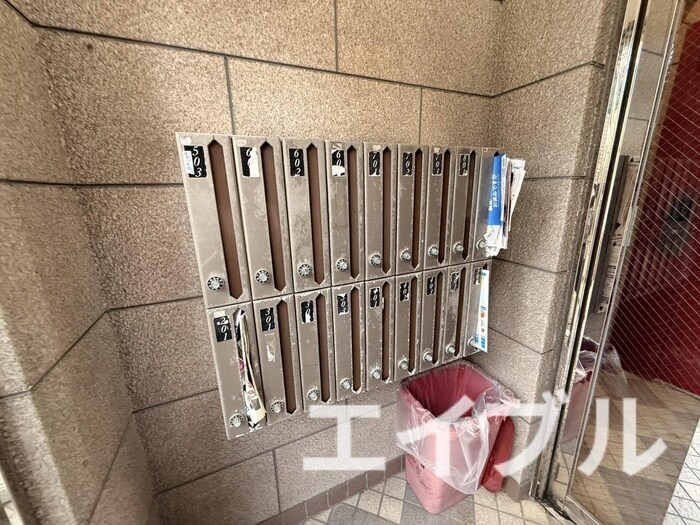 物件外観写真4　(エントランス部分)