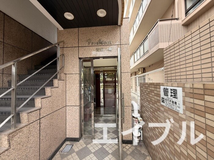 物件外観写真5　(エントランス部分)