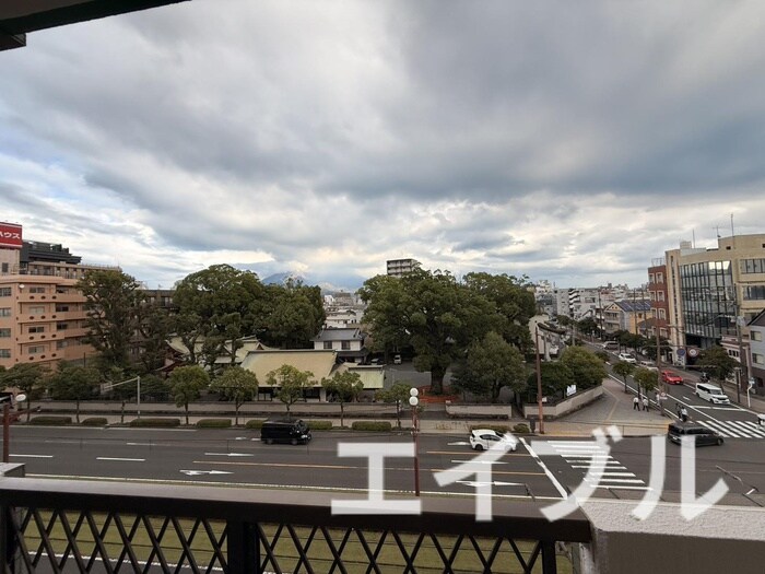 物件内観写真16　(室内からの展望)