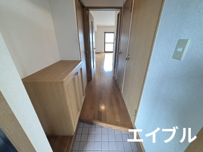 物件内観写真16　(玄関)