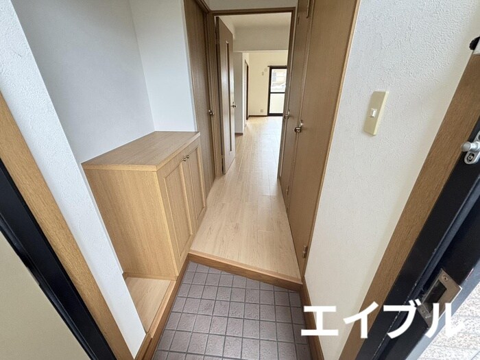 物件内観写真16　(玄関)