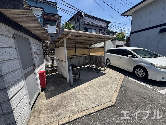 物件外観写真3　(駐輪場)