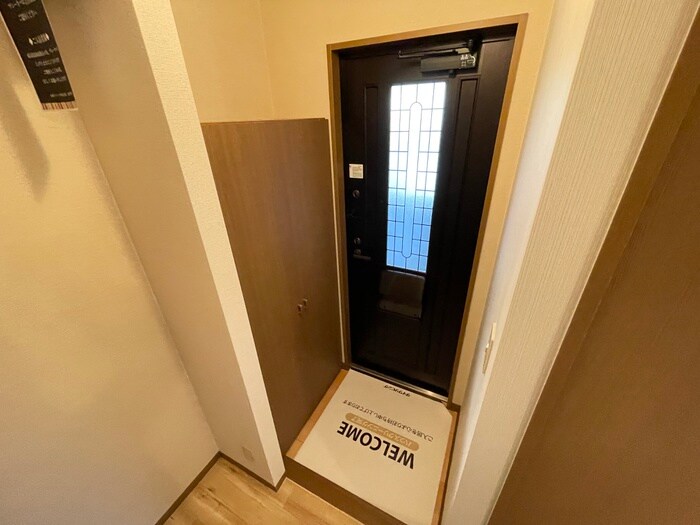 物件内観写真9　(玄関)