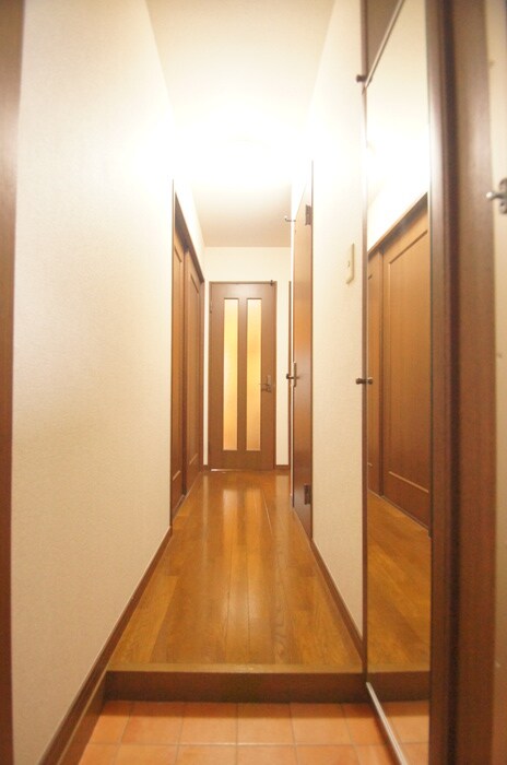 物件内観写真18　(廊下)