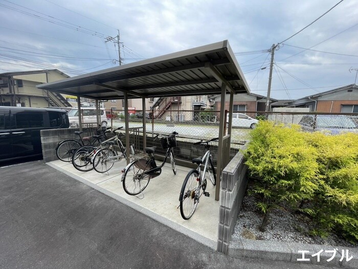 物件外観写真2　(駐輪場)