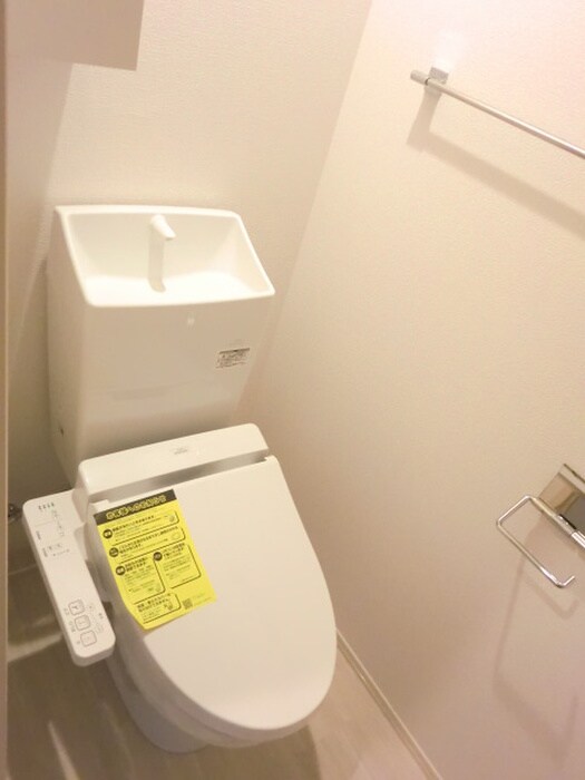 物件内観写真8　(トイレ)