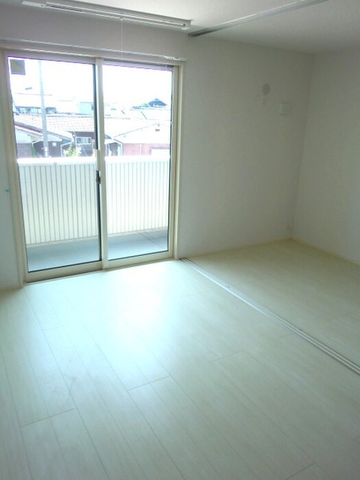 物件内観写真12　(室内からの展望)