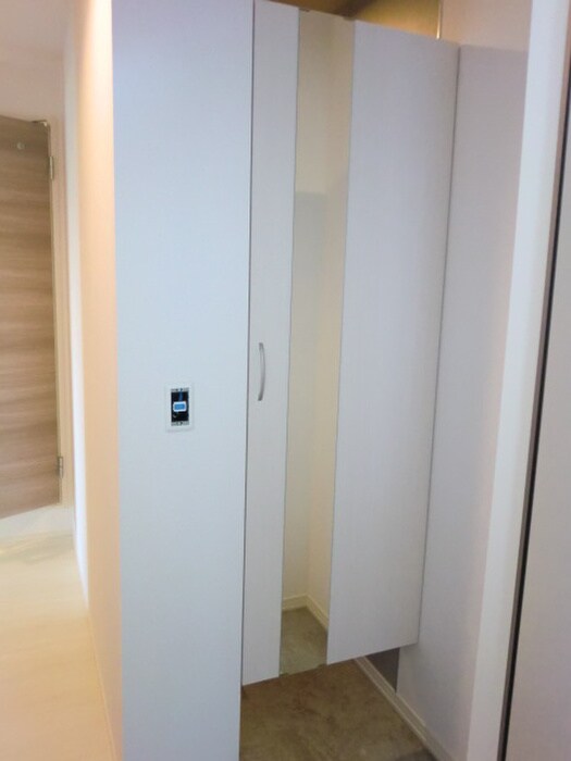 物件内観写真14　(玄関)