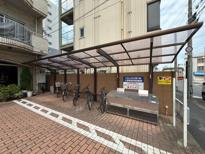 物件外観写真6　(駐輪場)