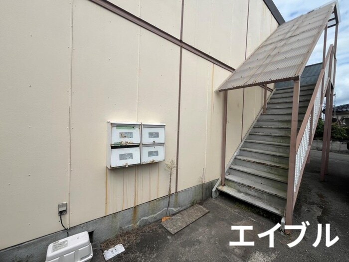 物件外観写真5　(エントランス部分)