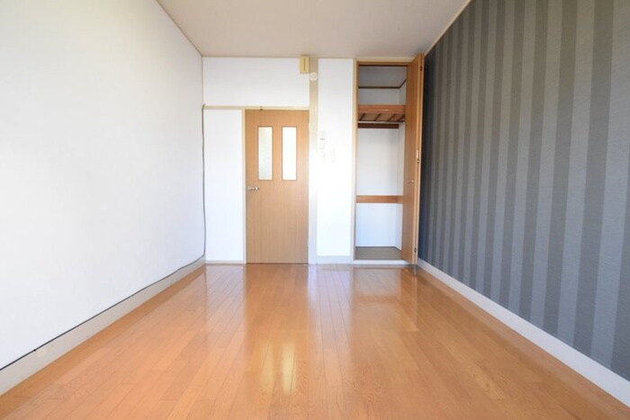 物件内観写真4　(居室)