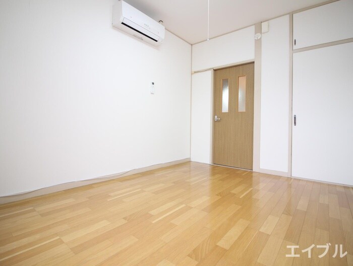 物件内観写真4　(居室)