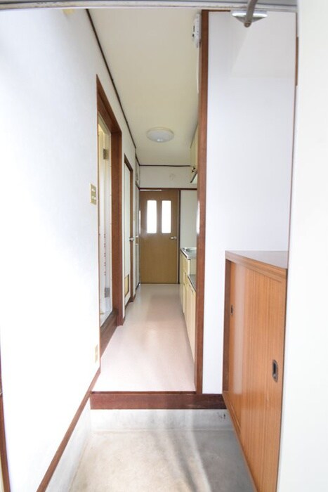 物件内観写真8　(玄関)