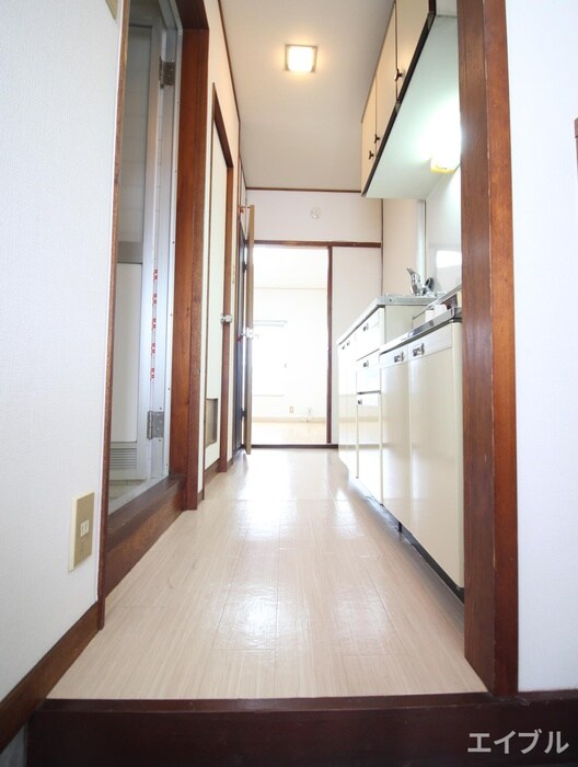 物件内観写真14　(玄関)