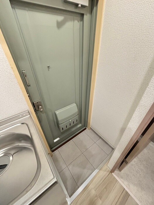 物件内観写真9　(玄関)