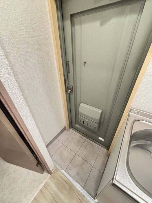 物件内観写真7　(玄関)