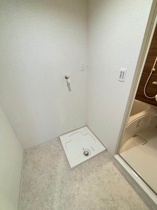 物件内観写真14　(洗濯機置場)