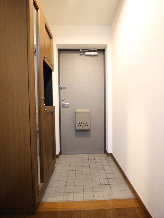 物件内観写真15　(玄関)