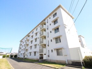 ビレッジハウス飯塚2号棟外観写真