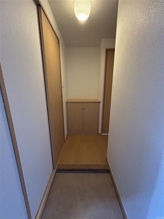 物件内観写真16　(廊下)