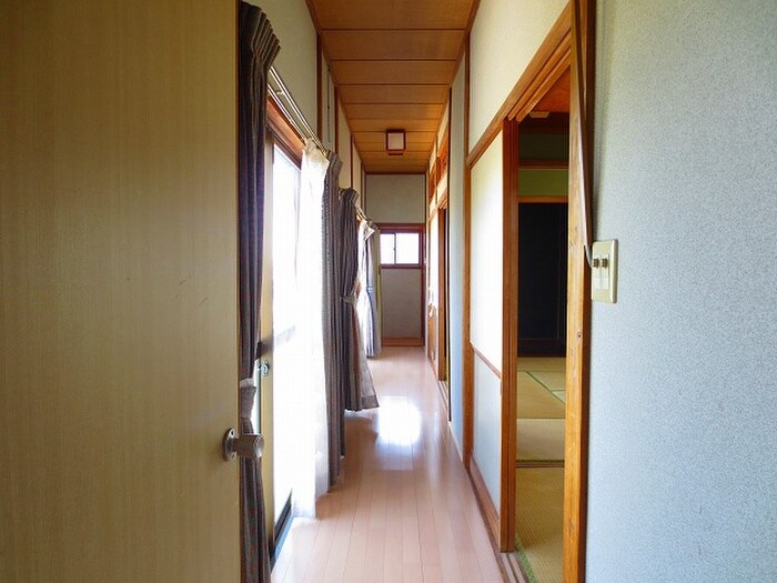 物件内観写真8　(廊下)