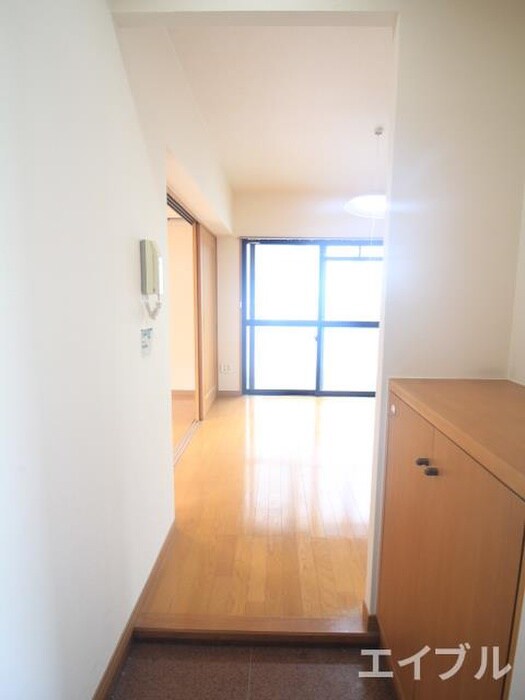 物件内観写真11　(玄関)