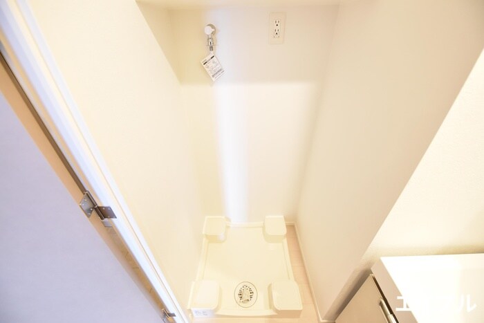 物件内観写真12　(洗濯機置場)