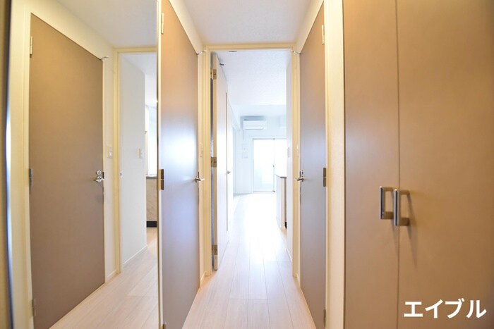 物件内観写真17　(廊下)