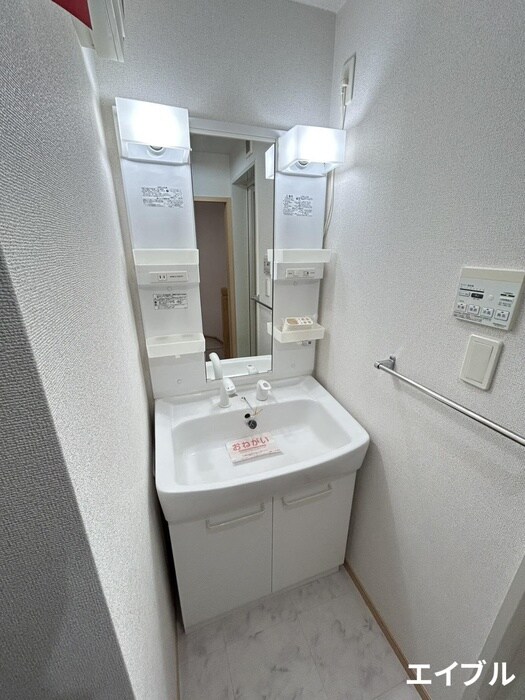 物件内観写真11　(洗面)